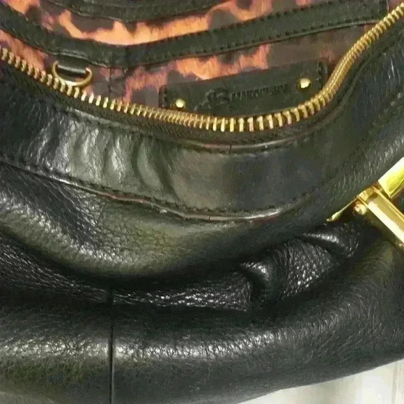 B. Makowsky Black Shoulder Bag Gold Hardwa… - Picture 6 of 8